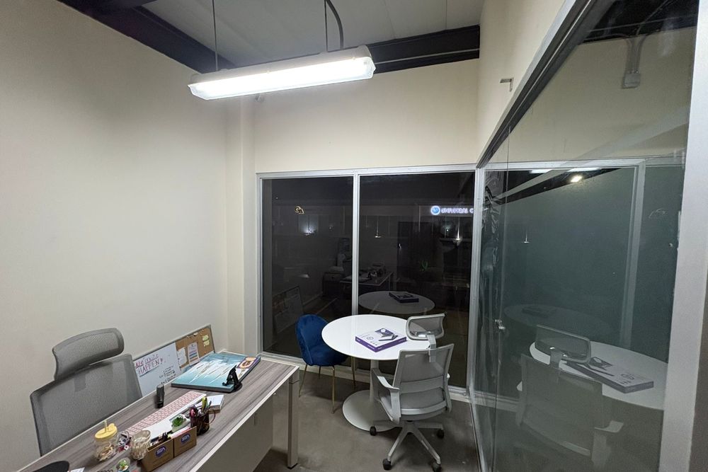 Remodelación de Oficinas — Divisiones en vidrio y aluminio para oficinas corporativas