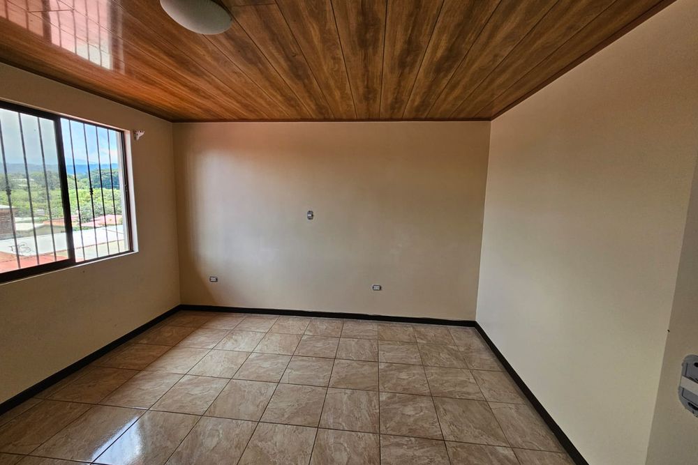 Restauración y Pintura de Casa — Casa de dos niveles restaurada por completo, Santa Bárbara, Heredia